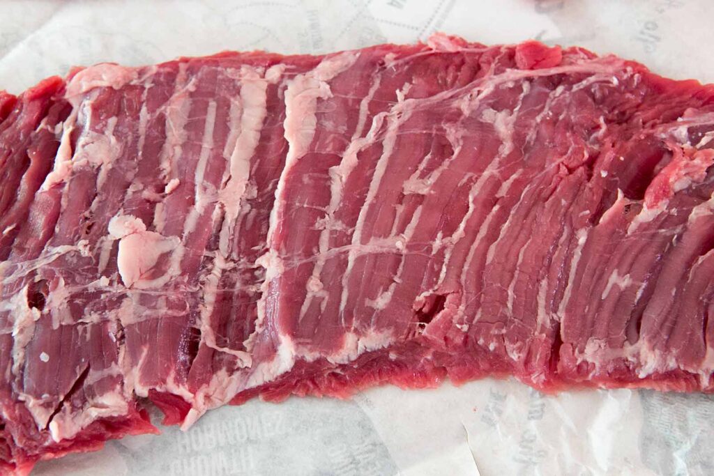 how to cut skirt steak